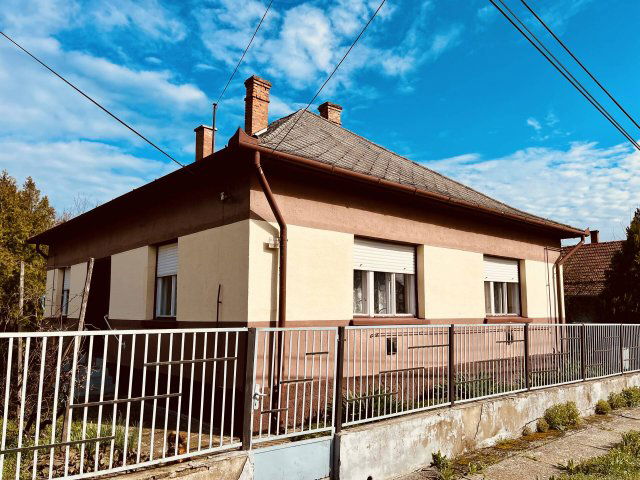 Eladó családi ház, Jászladányon 12.5 M Ft, 3 szobás