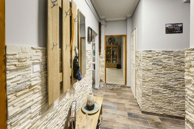 Eladó téglalakás, Miskolcon 30 M Ft, 2 szobás