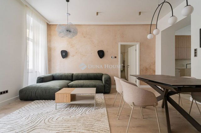 Eladó téglalakás, Budapesten, VI. kerületben 159 M Ft, 3 szobás