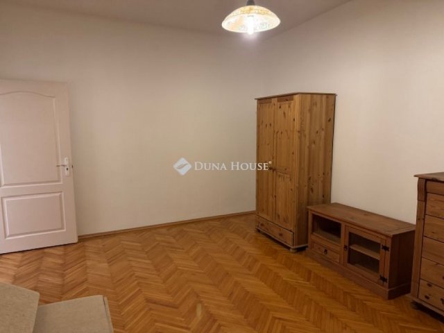 Eladó téglalakás, Szigetszentmiklóson 45.9 M Ft, 1 szobás