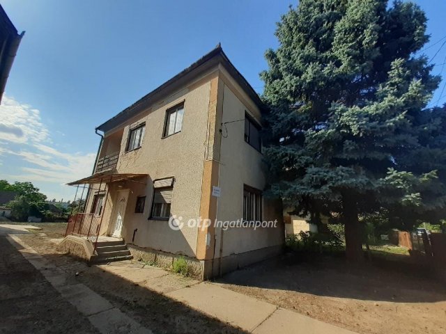 Eladó családi ház, Tiszalökön 15 M Ft, 3 szobás