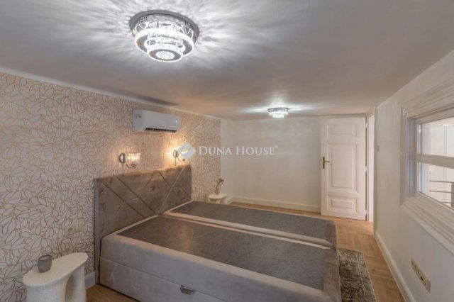 Eladó téglalakás, Budapesten, V. kerületben 159.9 M Ft, 3 szobás