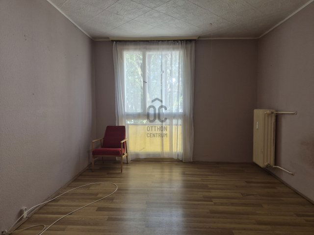 Eladó panellakás, Pécsett, Krisztina téren 29.99 M Ft, 2 szobás