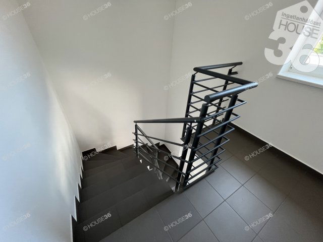 Eladó téglalakás, Kecskeméten 99.9 M Ft, 4 szobás