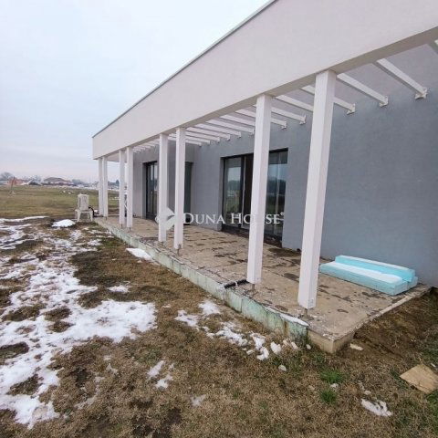 Eladó családi ház, Deszken 124.9 M Ft, 4 szobás