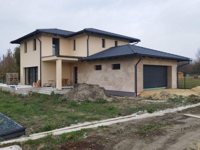 Eladó családi ház, Petőházán 108 M Ft, 5 szobás