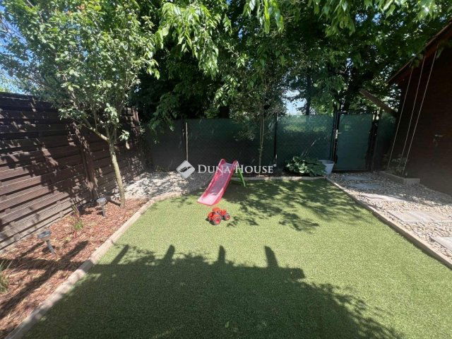 Eladó téglalakás, Gödön 125 M Ft, 4 szobás