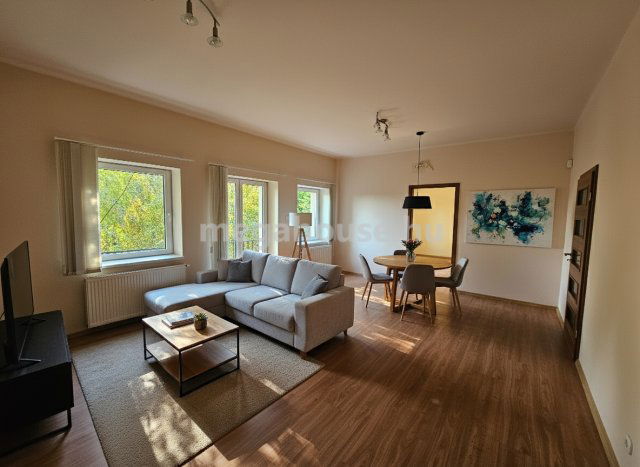 Kiadó téglalakás, albérlet, Budaörsön 330 E Ft / hó, 3 szobás