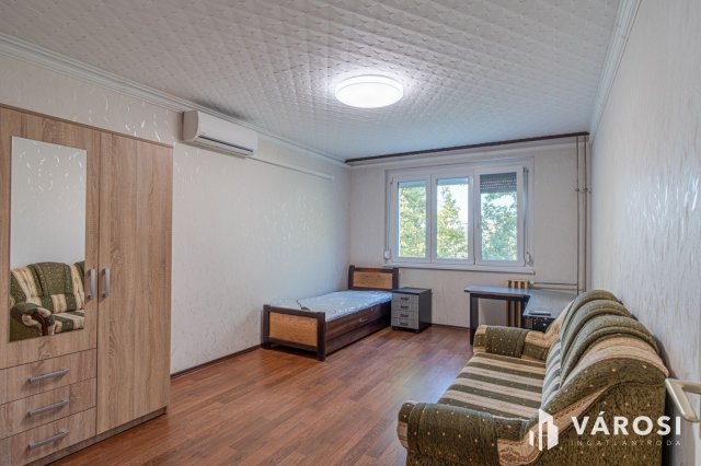 Kiadó panellakás, albérlet, Szegeden 199 E Ft / hó, 4 szobás
