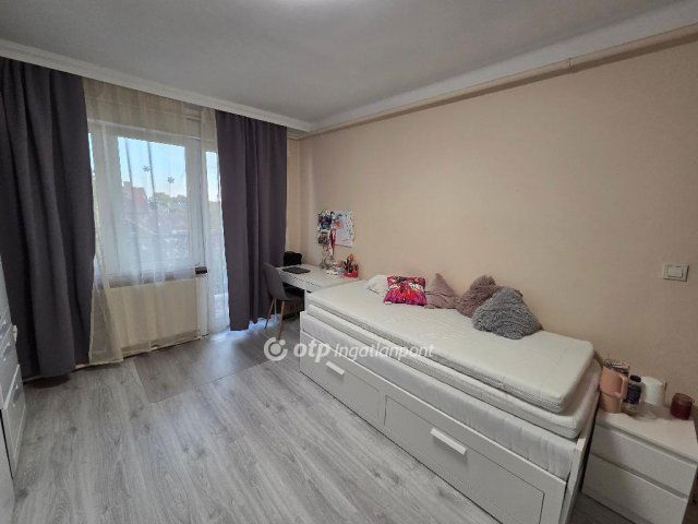 Eladó családi ház, Debrecenben 108 M Ft, 5 szobás