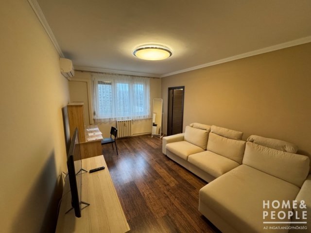 Eladó téglalakás, Szegeden 59 M Ft, 3 szobás