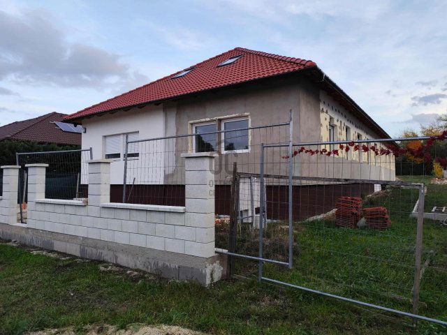 Eladó családi ház, Gárdonyban 98 M Ft, 4 szobás