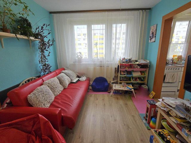 Eladó téglalakás, Budapesten, III. kerületben, Szőlő közben