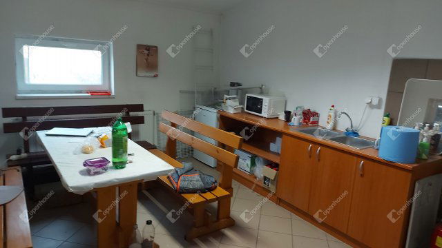 Eladó üzlethelyiség, Medgyesegyházán 90 M Ft