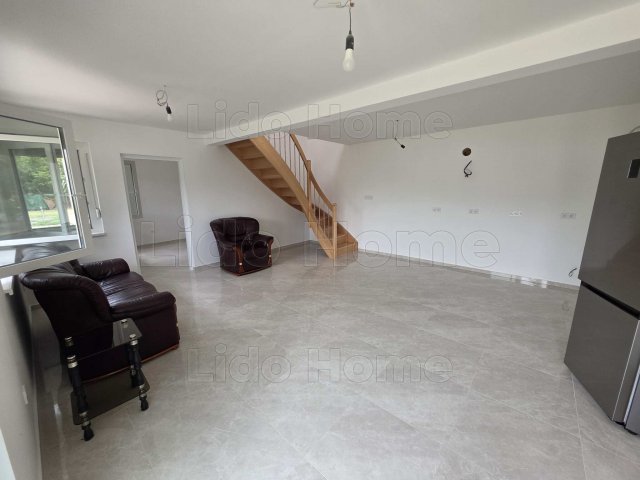 Eladó családi ház, Balatonlelleén 79.9 M Ft, 6 szobás