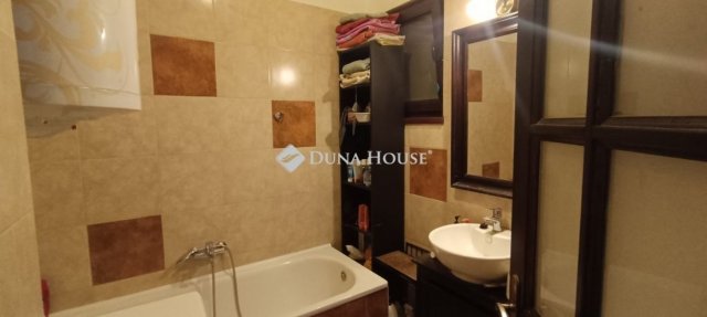 Eladó téglalakás, Szombathelyen 46.5 M Ft, 3 szobás