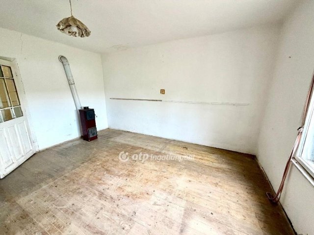 Eladó családi ház, Ravazdon 21.9 M Ft, 2 szobás
