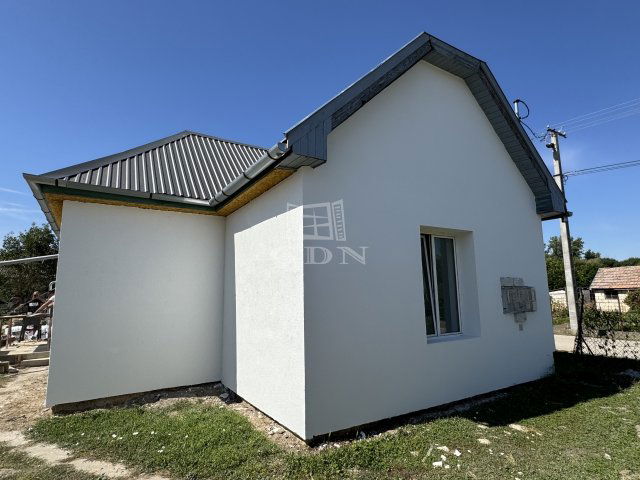 Eladó családi ház, Baracskán 74.99 M Ft, 3+1 szobás