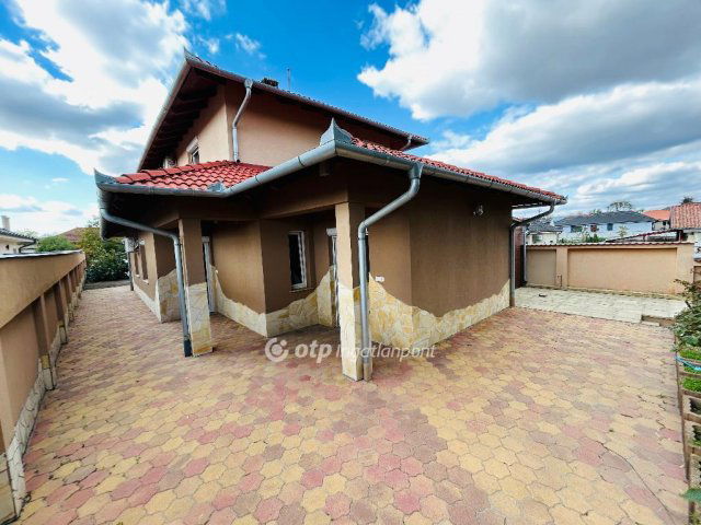 Eladó családi ház, Debrecenben 168 M Ft, 4 szobás