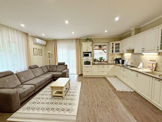 Eladó ikerház, Bocskaikerten 99 M Ft, 4 szobás