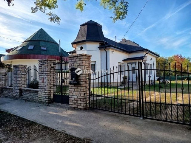 Eladó családi ház, Budapesten, XVIII. kerületben 134.9 M Ft