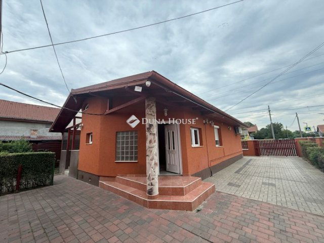 Eladó családi ház, Vecsésen, Halmy József téren 89.9 M Ft