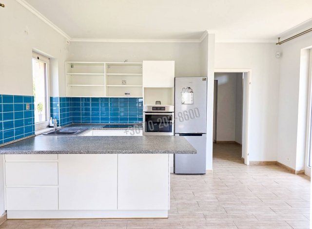 Eladó családi ház, Nagytarcsán 125 M Ft, 2 szobás