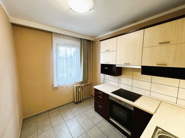 Eladó panellakás, Pécsett 48.9 M Ft, 2+1 szobás