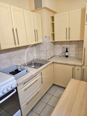 Eladó panellakás, Pécsett 48.5 M Ft, 2 szobás