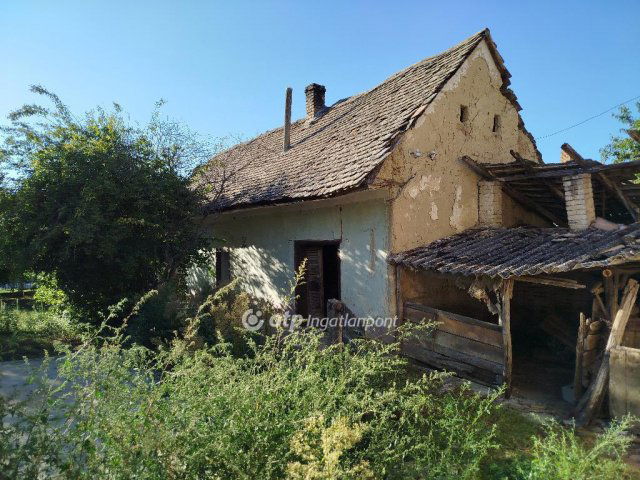 Eladó családi ház, Lippón 3.9 M Ft, 2 szobás