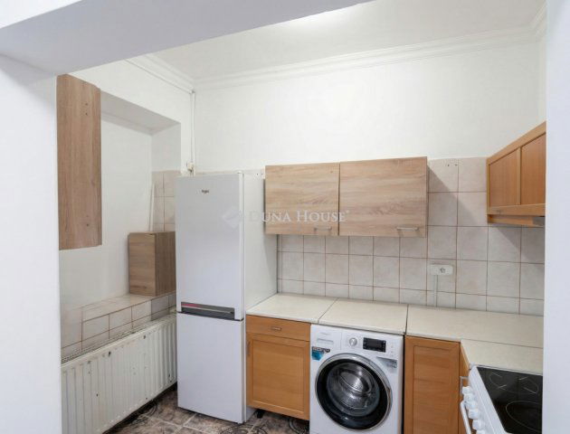 Eladó családi ház, Szigetszentmiklóson 67 M Ft, 3 szobás