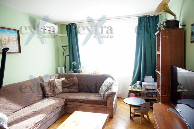 Eladó panellakás, Szegeden 56.9 M Ft, 3 szobás