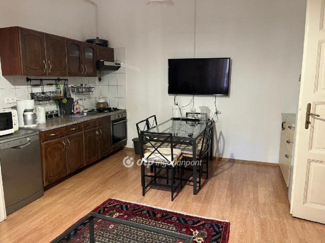 Kiadó téglalakás, albérlet, Budapesten, V. kerületben, 3 szobás