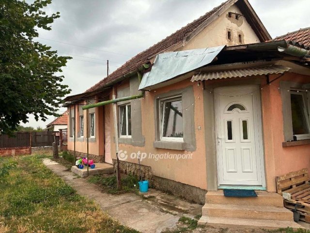 Eladó családi ház, Mezőkovácsházán 14.2 M Ft, 1+2 szobás