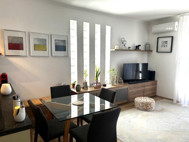 Eladó téglalakás, Székesfehérvárott, Károly János utcában