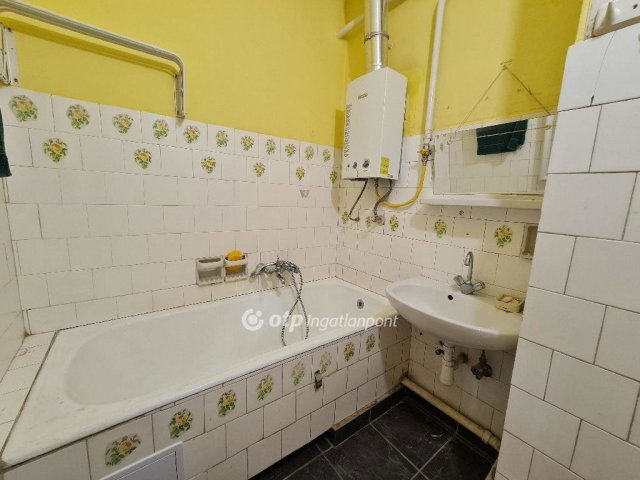 Eladó téglalakás, Debrecenben 74 M Ft, 2+1 szobás