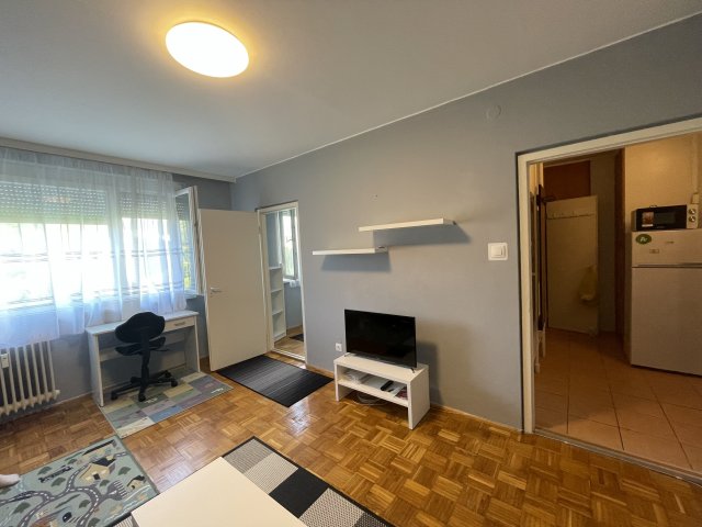 Kiadó panellakás, albérlet, Miskolcon, Kuruc utcában, 1+1 szobás