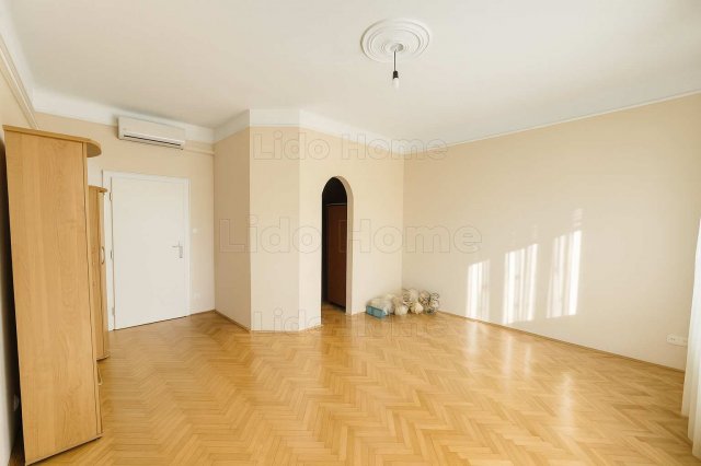 Eladó téglalakás, Győrött 67.8 M Ft, 3 szobás