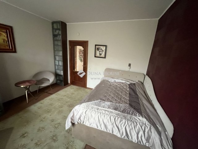 Eladó családi ház, Szadán 195 M Ft, 5 szobás