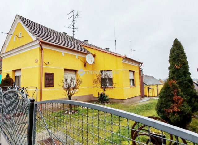 Eladó családi ház, Porrogon 14.5 M Ft, 4 szobás