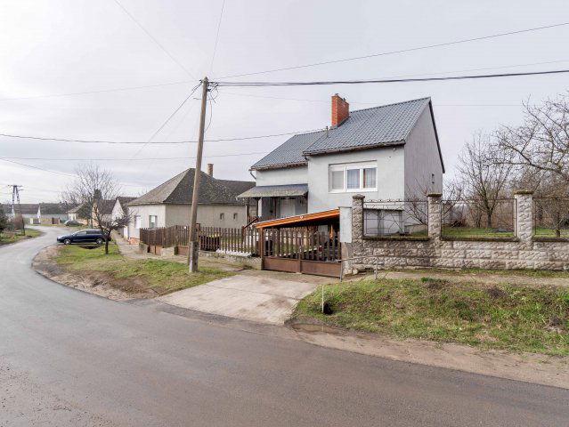 Eladó családi ház, Faddon 49.9 M Ft, 4 szobás