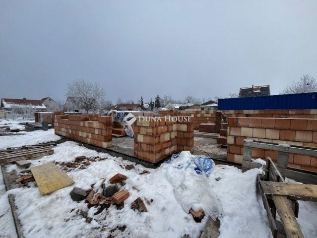 Eladó ikerház, Monoron 86 M Ft, 4 szobás / költözzbe.hu