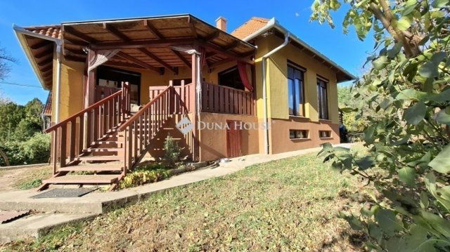 Eladó családi ház, Vácrátóton 115 M Ft, 4 szobás