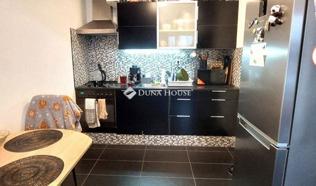 Eladó téglalakás, Győrött, Kenus utcában 62 M Ft, 2 szobás