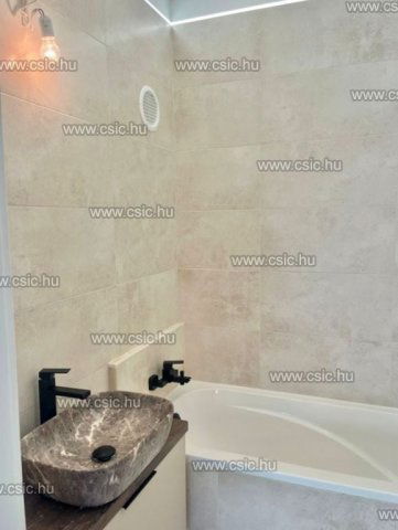 Eladó panellakás, Budapesten, III. kerületben 89.5 M Ft, 3 szobás