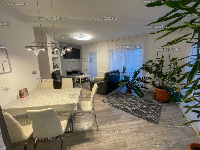 Eladó téglalakás, Pomázon 145.9 M Ft, 4 szobás