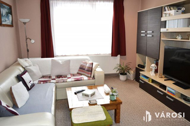 Eladó családi ház, Herenden 88 M Ft, 3 szobás