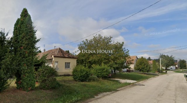 Eladó családi ház, Epölön 18 M Ft, 4 szobás