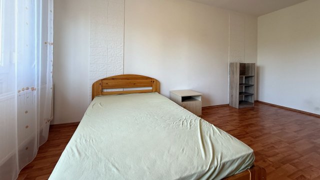 Kiadó panellakás, albérlet, Debrecenben 230 E Ft / hó, 2 szobás