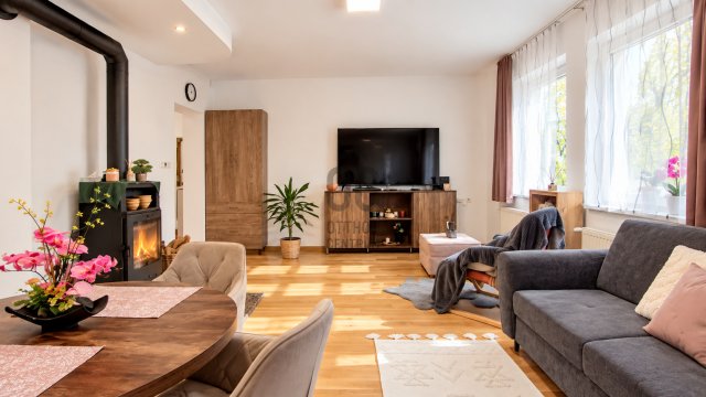 Eladó családi ház, Dunaharasztin 184.9 M Ft, 4 szobás